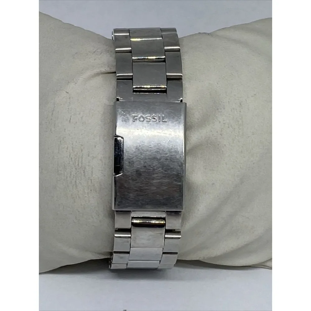 Fossil retro traveler